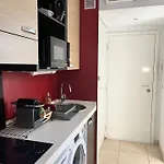 Terrasse, Piscine, Clim, Proche Aeroport Et *